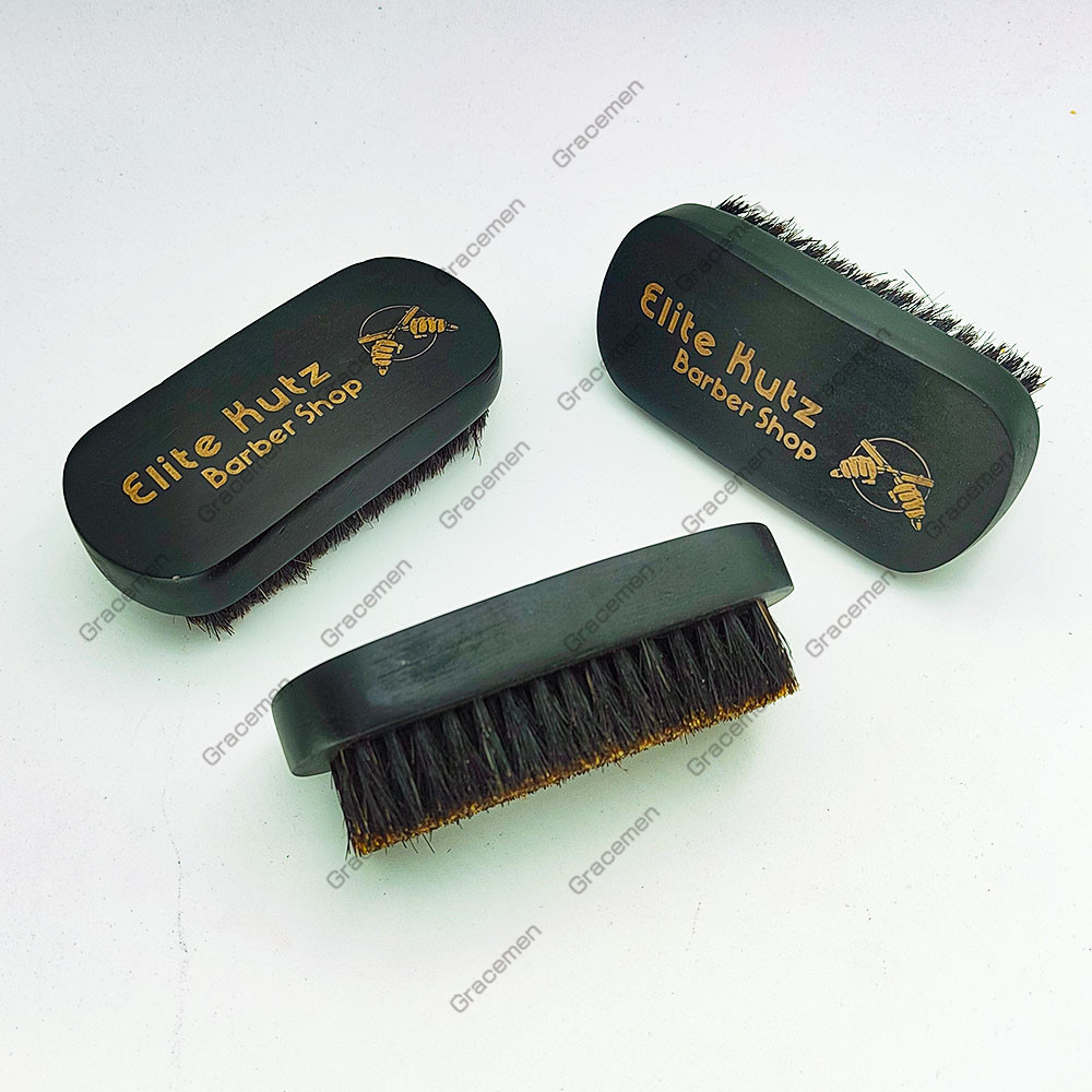 MOQ 50 pièces LOGO personnalisé hommes brosse pour barbe visage cheveux moustache noir manche en bois brosses avec poils de sanglier naturels