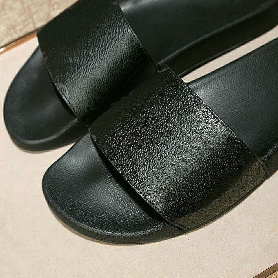 Avec boîte Sandales Pantoufles Diapositives Chaussure Casual Flat Slide Designer Hommes Femmes Pantoufle Flip Flop Marque De Luxe Maison Légère Sandales Noires