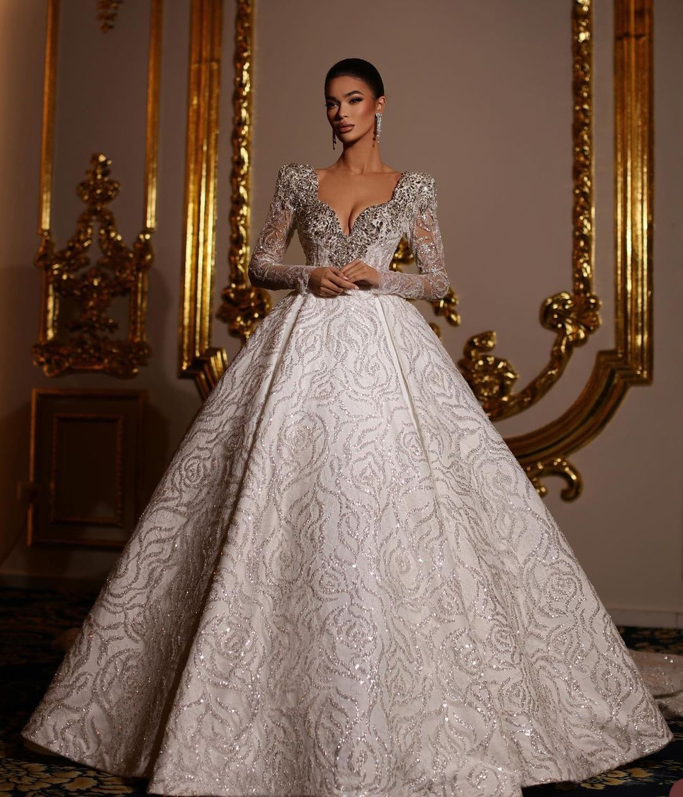 Fashion Wedding Dresses Ball Gowns Luxurious V Neck Full Sleeve Bridal Dress Custom Made Beaded Sequined Lace Gown