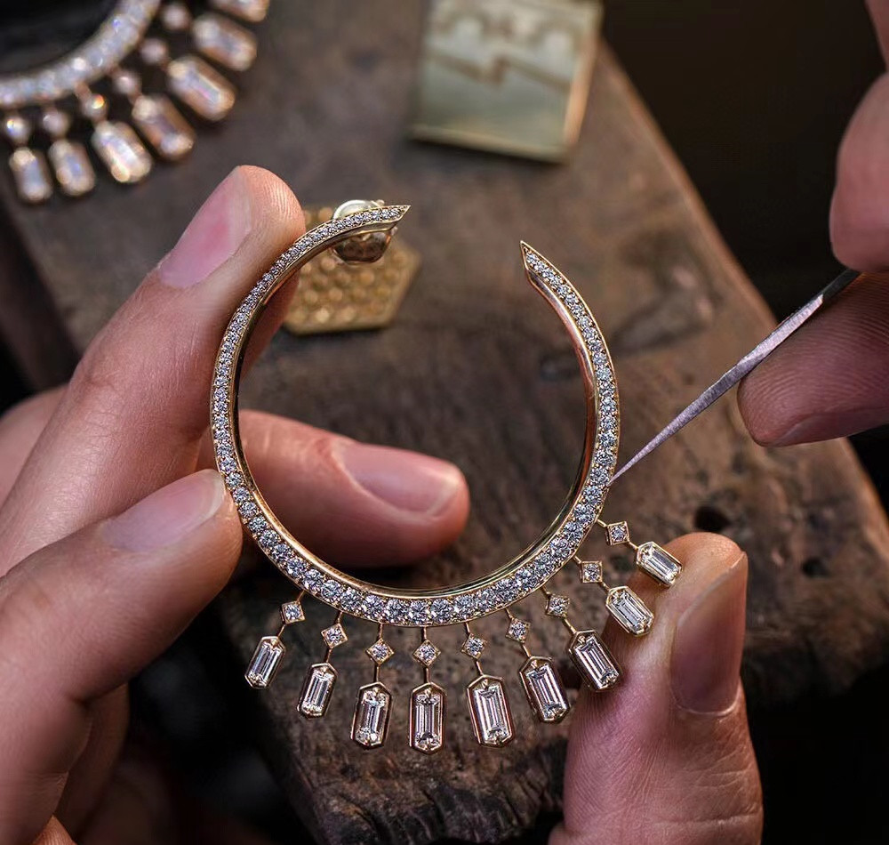 Ber￶mda 925 Sterling Silver Move Stud Earring Charm Big Circle Hoop Design Women Crystal Tassel Diamond Earrings Wedding Engagement Party Zircon Jewelry