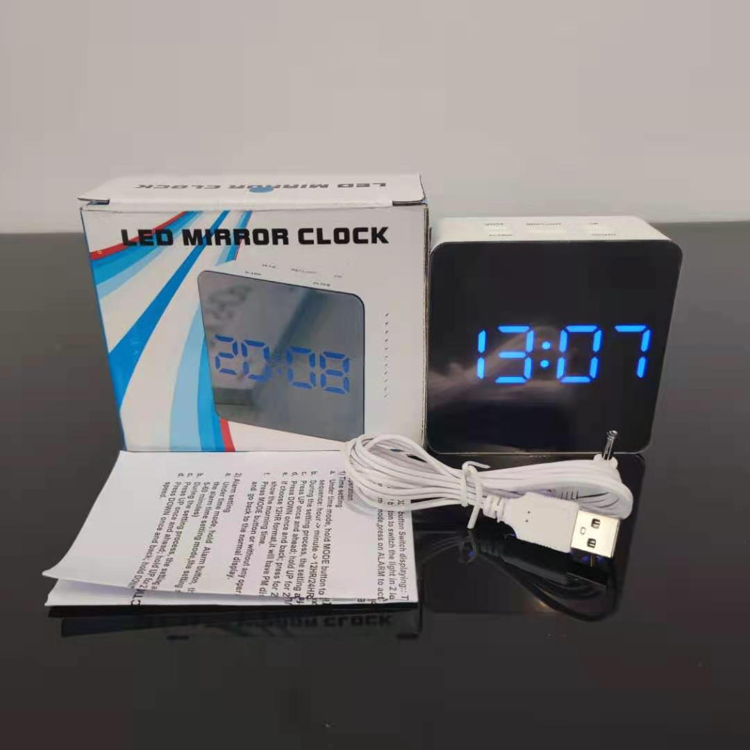 Multifunctionele USB LED-display spiegel spiegel digitale wekker snooze functie stille bedieningstemperatuurweergave