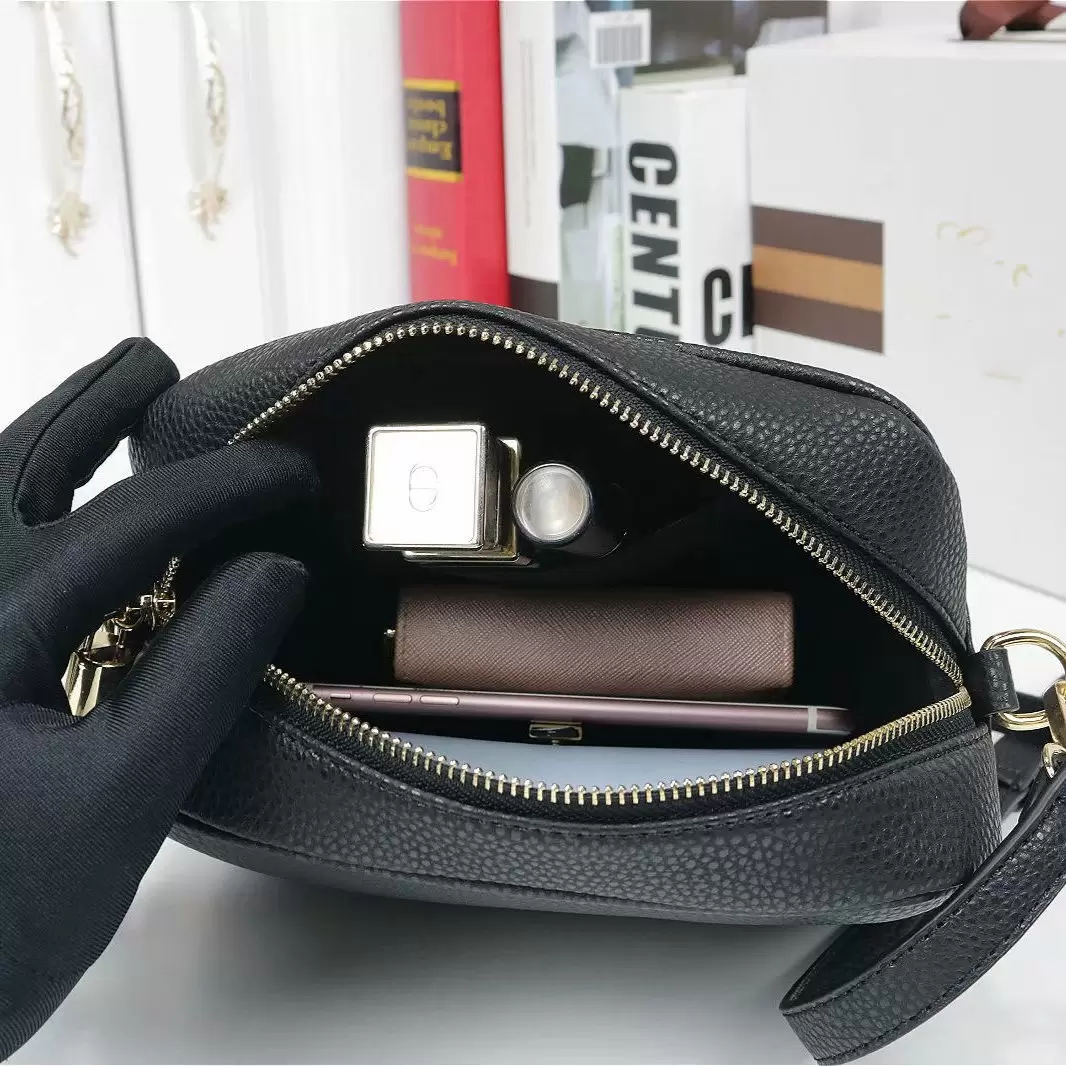 2023 Neue Gro￟handel Lederhandtaschen M￤nner Frauen Universal Umh￤ngetaschen Buchstaben Gro￟kapazit￤t Crossbody Bag Classic Style Designerbag12