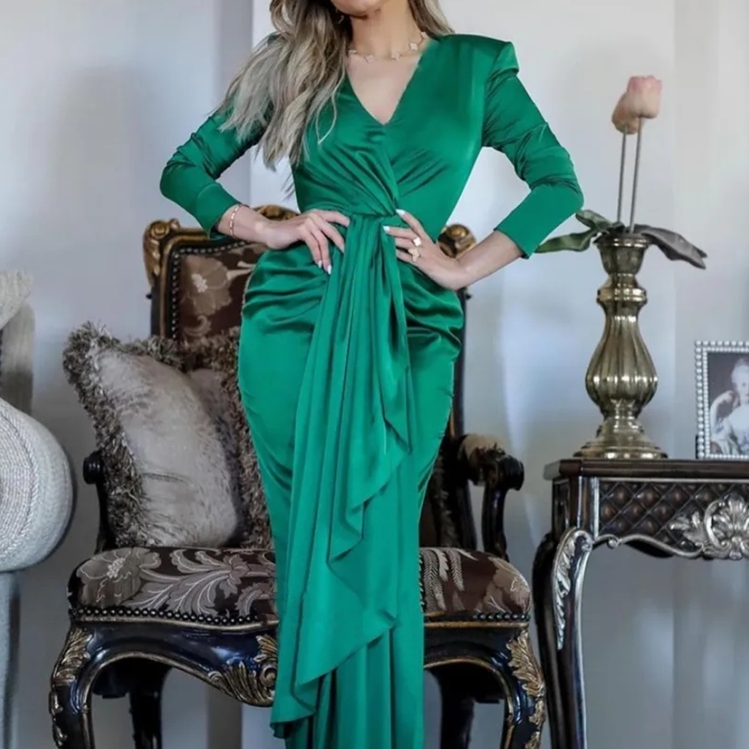 Elegante smaragdgroene moslimavondjurk met lange mouwen V-hals Arabische Dubai prom-jurken voor vrouwelijke gastenfeestjurken Vestidos