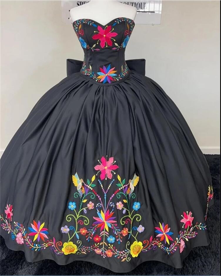 2023 Vestidos de noche bordados mexicanos modestos Ocasión especial formal Novia Corsé de satén Vestido de quinceañera con lazo trasero Dulce 1238 m