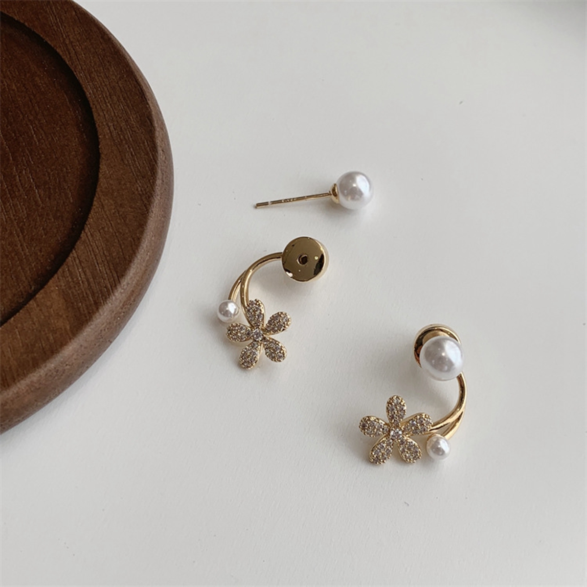 12st Ny Imitation Pearl Flower Charm Earrings for Women Fashion Crystal Elegant Jewelry Party Gifts