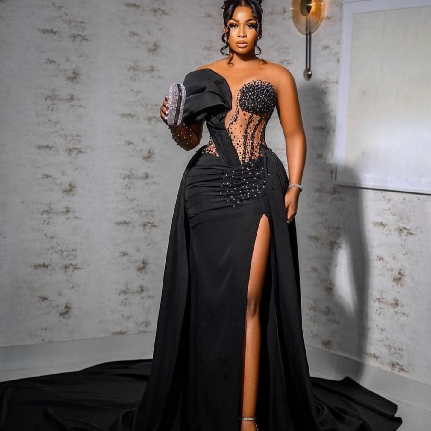 2024 Black Mermaid Prom Dresses Sexy With Detachable Train Crystal Sequined Prom Gowns Long Sleeves Sheer Bateau Neck Side Split Overskirts Formal Evening Dress