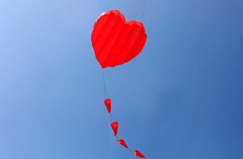Kites ao ar livre esportes divertidos amor software de coração kite com ferramentas voadoras fáceis de voar 0110
