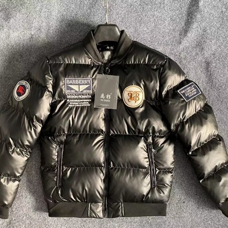 New Mens Down Jacket Designer Puffer Coat Warm Winter Winter Classic Pão Roupas Moda Casal Casos