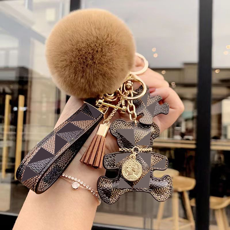 Designer keychain bear leather fur ball pendant key chain car pendant metal fashion personality creative cute 6 kinds of styles is very good