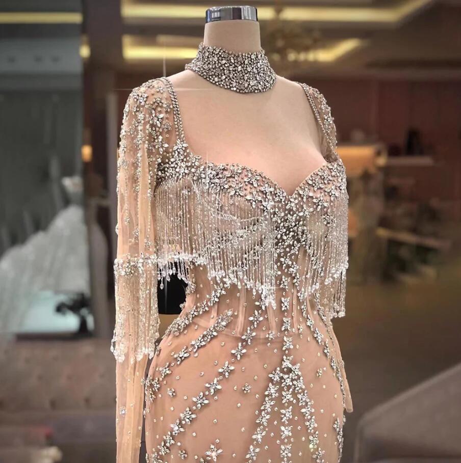 Sliver Nude Mermaid Elegante arabische Abendkleider Kleider mit langen Ärmeln Kendall Jenner Luxus Quaste Perlen Abendkleid