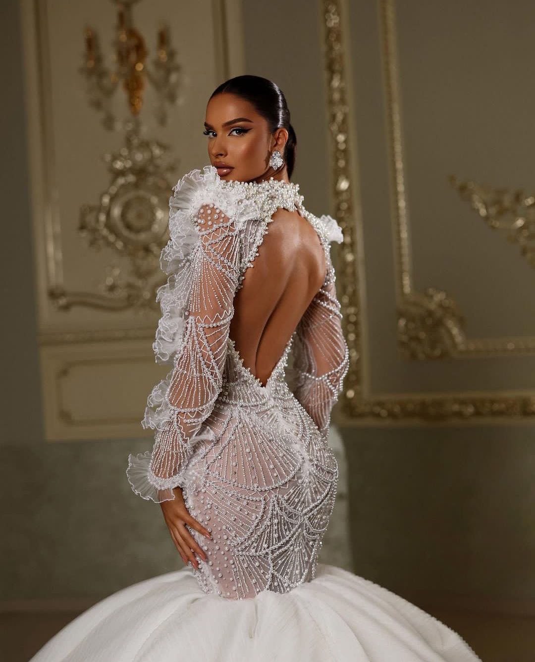 Luxury Mermaid Wedding Dresses Long Sleeves V Neck Halter 3D Lace Appliques Sequins Beaded Sexy Folds Trumpet Train Floor Length Plus Size Bridal Gowns abiti da sposa