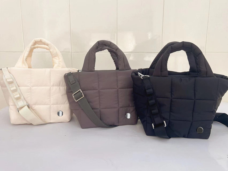 Ll quiltad puffsport tygväska kvinnor utrymme ner fjäder vadderad rymd bomull vinter varm hink crossbody axelväskor