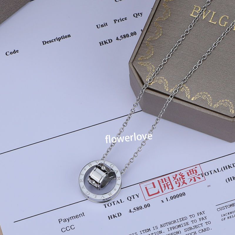 2023SS PENDANTS Collier Designer Bijoux Men039s et femmes039 Colliers en acier inoxydable Diamond Pendard pour couples Christ4124417