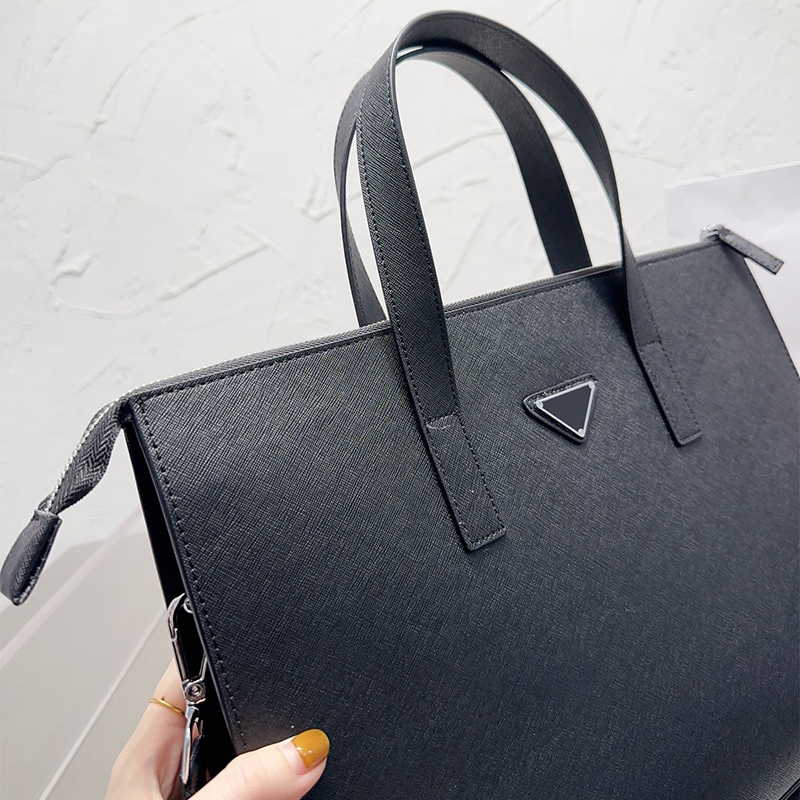 luxurys designers laptop bags men briefcases business trip office leather handbag messenger high capacity shoulder handbags versat282M