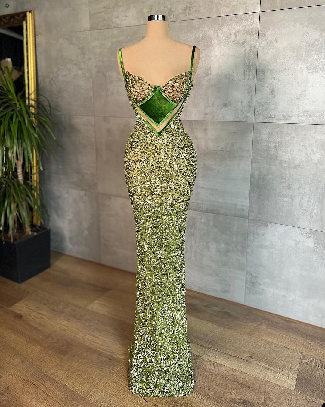 Sexy Spaghetti Straps Evening Dresses Fashion Sequins Mermaid Prom Dress Sleeveless Floor Length Formal Party Gowns