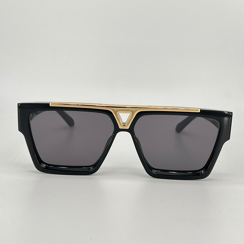 Occhiali da sole da uomo Designer Occhiali da uomo Z1502 1.1 Evidence Style Anti-ultravioletto Classico retrò quadrato Acetato Cornice nera Trasuda dichiarazione di appello Scatola casuale