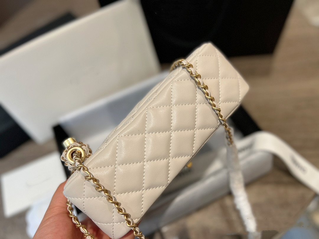 Casual Luxury Designer Bag C Fashion One Shoulder Bag Crossbody Bag Handv￤ska Clamshell Purse Chain Small Golden Ball Brand Luxury Bag Women