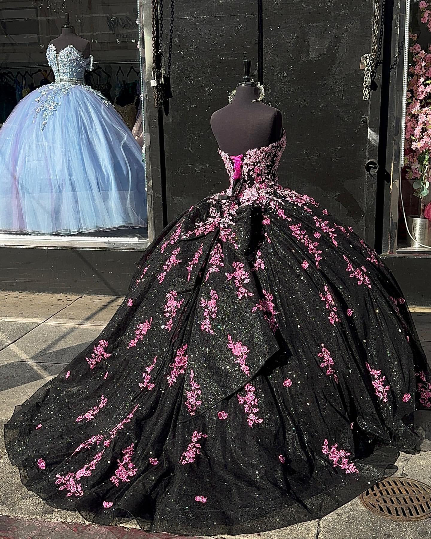 Luxry Black Quinceanera Vestidos para Sweet Girl Appliques Beads Bow 16 Princess Ball Vestido Vestido de Luxry Black Quinceanera Vestidos para Sweet Girl Appliques Beads Bow 16 Princess Ball Vestido Vestido de