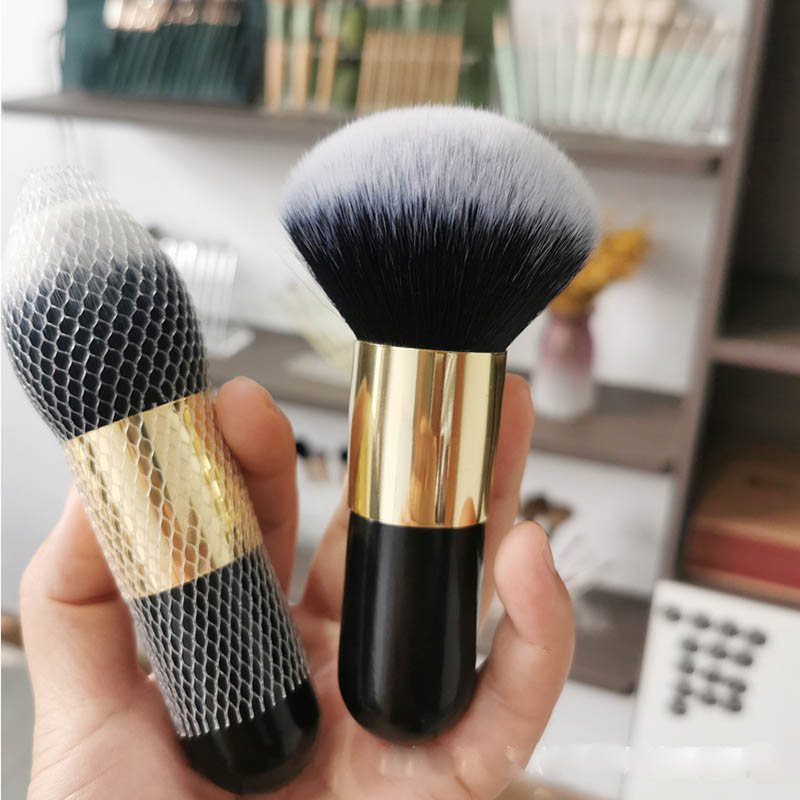 Powder Brush Loose Powder Blush Makeup Brush with Soft Hair and Handle Professional Makeup Brush