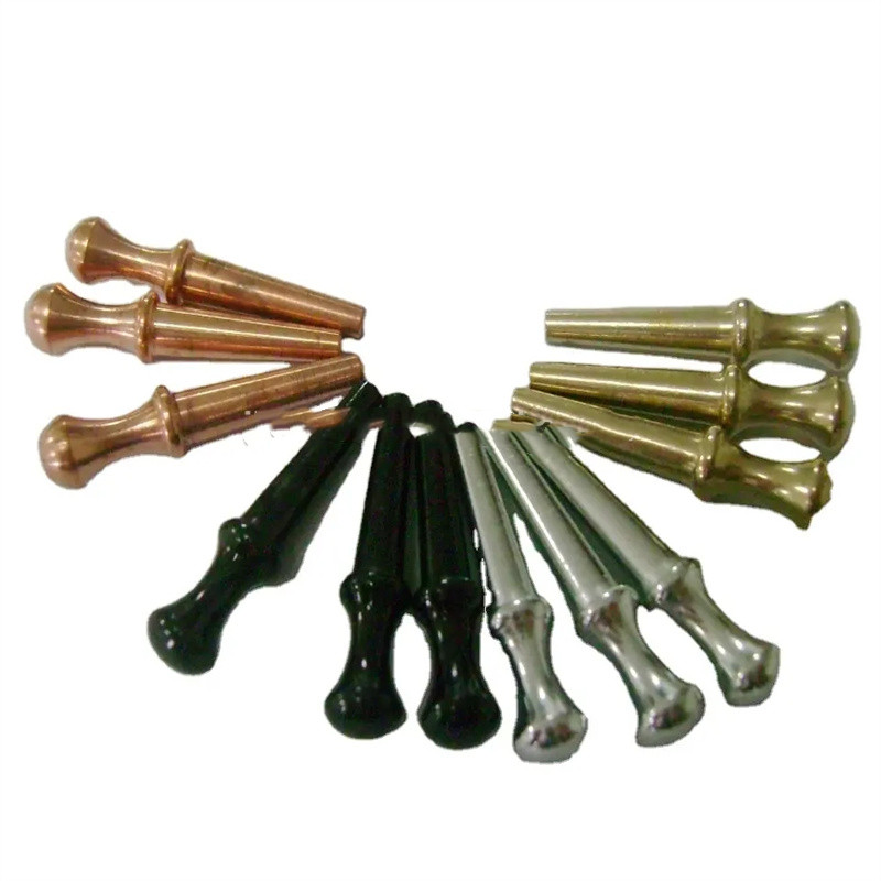 Brass de metal de metal por atacado PEGS de brasão de metal preto para 1/8 buraco pequeno jogo de tabuleiro de grama