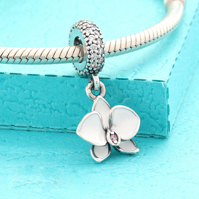925 Sterling Silver Orchid White Emamel Dingle Pärla passar europeiska smycken Pandora Style Charm -armband