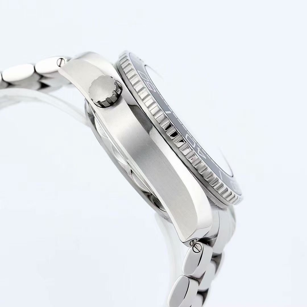 Herren Mechanical Watch mit 9900 Ultra hoher Qualität Bewegung automatisch verwundete AISI316L Silber Dial 44 mm wasserdicht