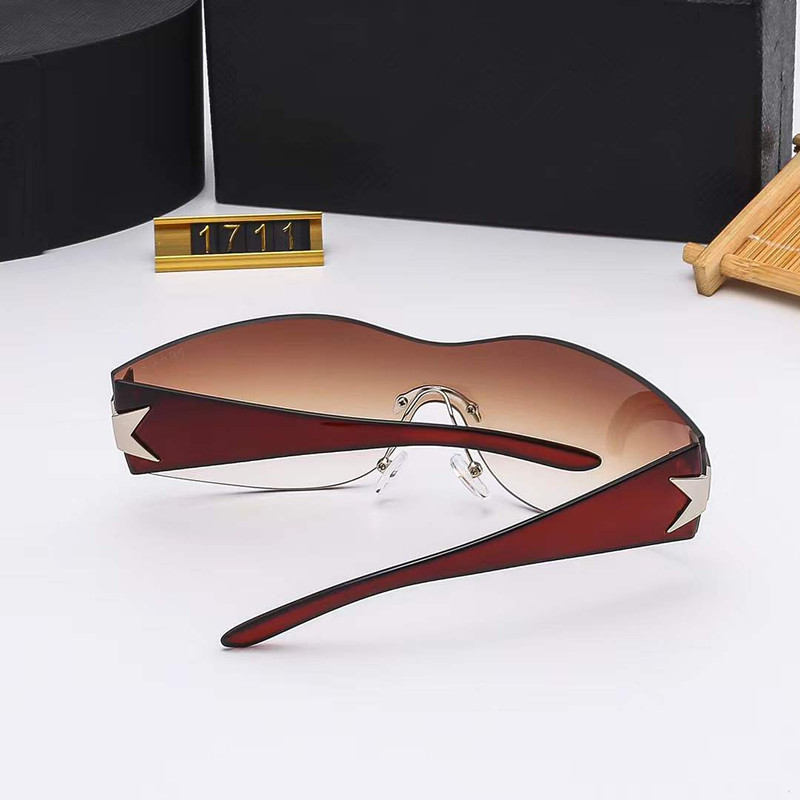مصمم الأزياء النظارات الشمسية الكلاسيكية نظارة Goggle الشاطئ في الهواء الطلق نظارات الشمس الفاخرة لرجل امرأة 16 كولور التوقيع الثلاثي الاختياري