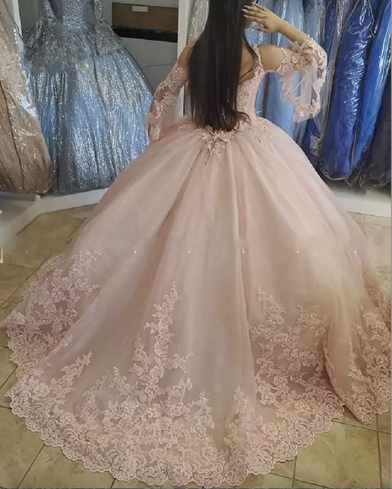 Princesse Robe De Bal Quinceanera Robes Rose À Lacets Appliques Sweet 16 Robe Pour 15 Ans Prom Party Pageant Robes Perles Personnalisées Col En V Hors Épaule