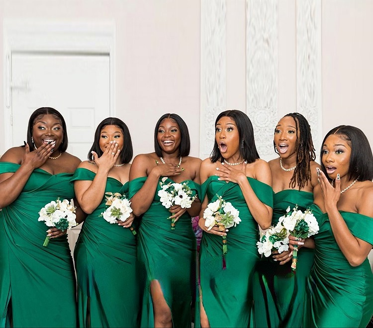 2023 African Sexy Bridesmaid Dresses Dark Green Wedding Guest Dress Off Shoulder Elastic Satin Ruched Mermaid Party Maid of Honor Gowns Sweep Train Side Split