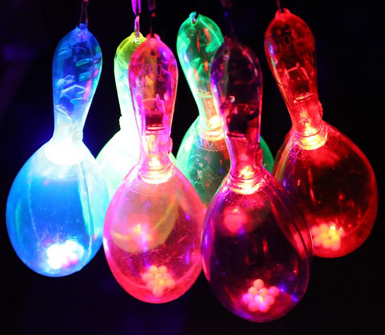 Decorazione del partito LED lampeggiante Maracas illumina Neon Beach Hula Party Maracas Bar adulti KTV Cheer Props Glow Party Supplies SN5082