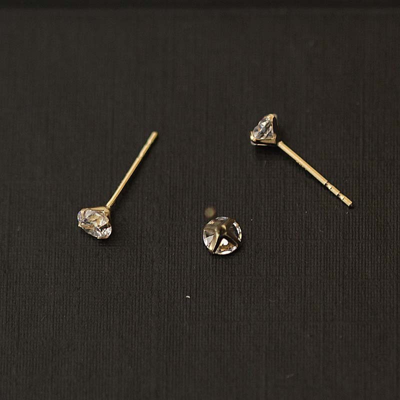 Stud Goldtutu 14K Solid Gold Crystal Earring Mini Dainty Minimal Simple Style Gift Små örhängen för kvinnors smycken 230130191B