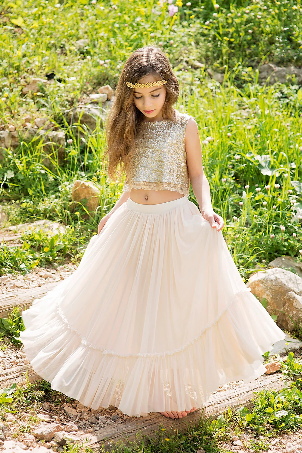 Bohemian Flower Girls Dresses 2023 Two Pieces Style Gold Sequins Junior Bridesmaid Dress Crop Top Beach Country Boho Girls Dance Dress 1st Holy Communion