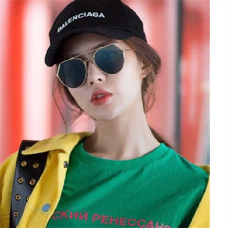 2024 Designer fashion New luxury designer sunglasses Wind-ins Tide Metal Toad Print Lens Star Net Red Same Sunglasses FF0329