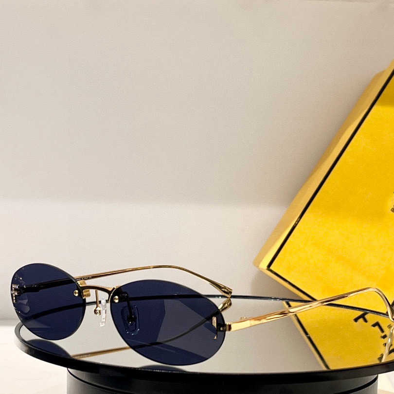 Nouvelle créateur de concepteur de luxe F's Oval Cat's Eye Niche ins à la mode des lunettes de soleil étoiles Net Red Anti Ultraviolet Sunglasses Fe40046