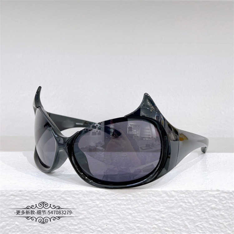 Wysoko jakości modne nowe luksusowe okulary przeciwsłoneczne Ins Net Red tego samego kota uszy chleb w kształcie kota na parze Futurystyczne okulary przeciwsłoneczne kobiety BB0284