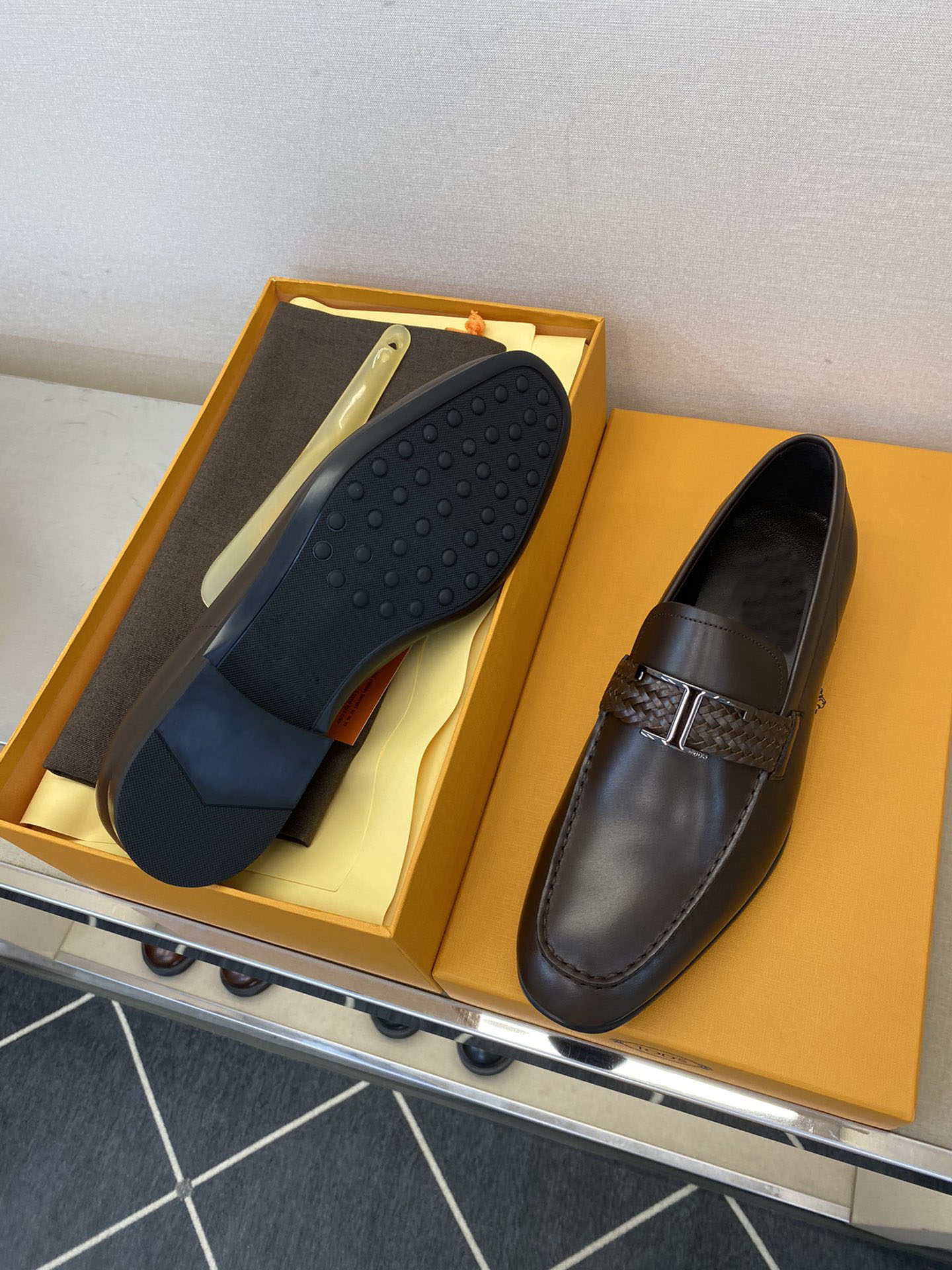 Chaussures en cuir formelles pour hommes, chaussures tissées en cuir à boucle en T, chaussures en cuir à enfiler