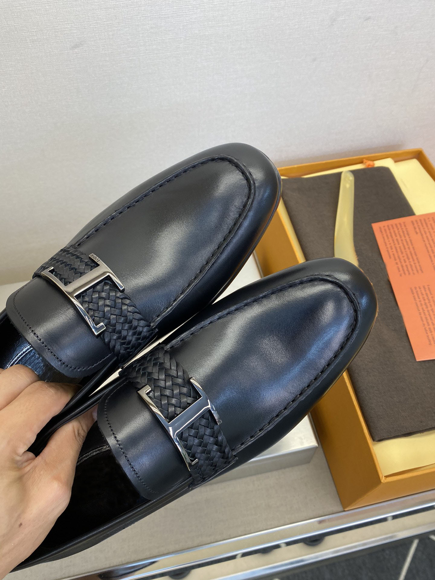 Chaussures en cuir formelles pour hommes, chaussures tissées en cuir à boucle en T, chaussures en cuir à enfiler