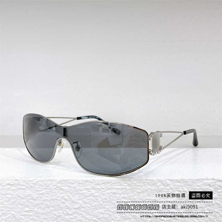 2023 gafas de sol de diseñador de lujo Nuevo estilo antiguo de metal de Xiaoxiang para mujer CH4073 Red Red Gafas de sol de espejo de una pieza