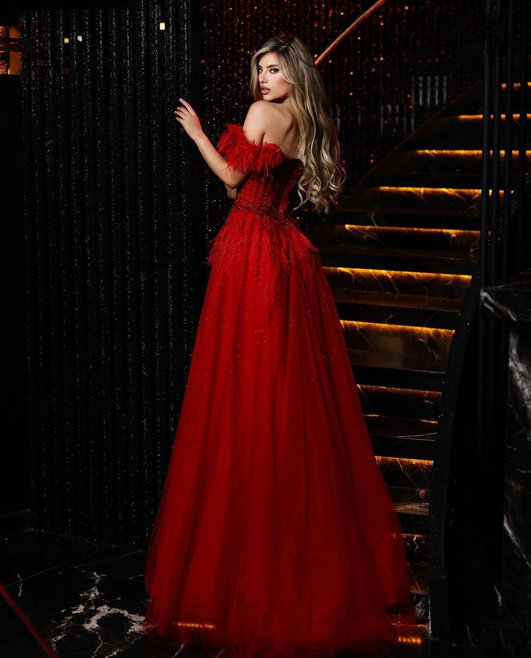 Red A-Line Sukienki balowe bez rękawów aplikacje Bateau Cearówki z koralikami długość podłogi koronkowe 3d koronkowe marszki wieczorowe suknie ślubne plus size małże na zamówienie