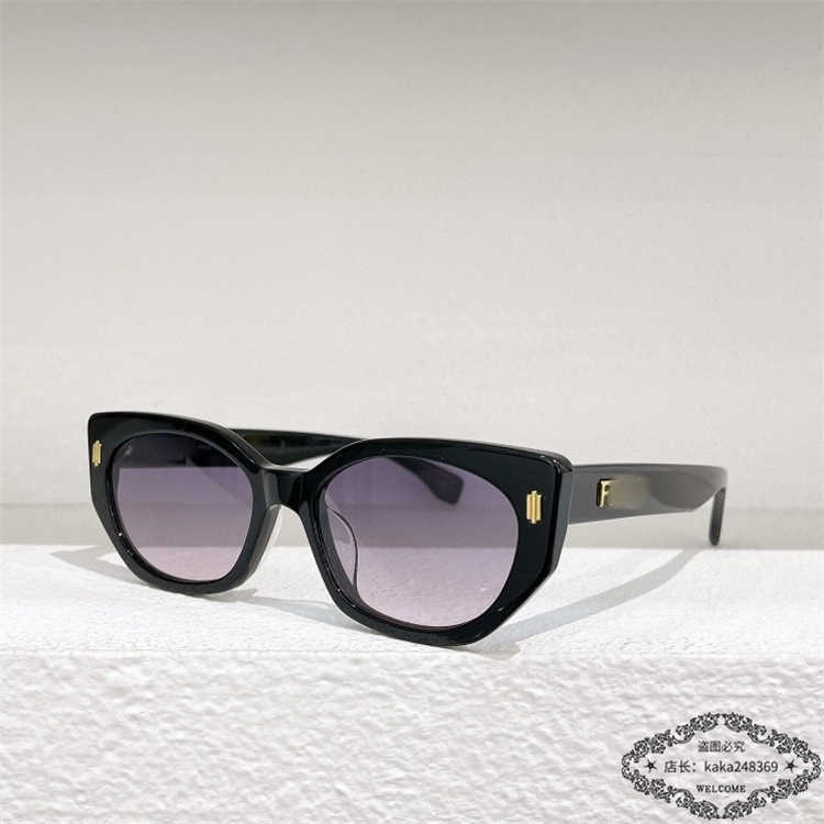 luxury designer New F-Family Net Red Same Sunglasses Fashion FE400181 Personalized plate cat eye sunglasses