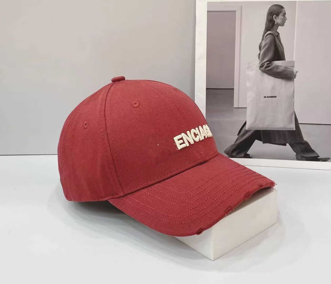 Top designer luxury hat Spring/Summer 2023 New Female Alphabet Embroidery Hole Broken Hard Top Baseball cap Casual Face Show Small Wide brim Flat Tongue Hat Male