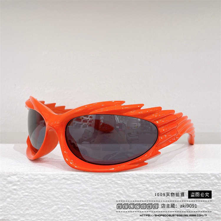 2023 Nieuwe luxe designer Family B's nieuwe stijl speciaal gevormde gekartelde zonnebril voor internetberoemdheden voor mannen en vrouwen Hetzelfde type egelzonnebril BB0255