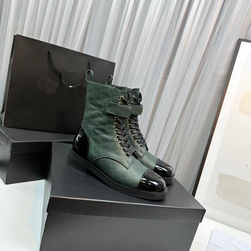 2023 Designer Luxury Martin Boots Womens äkta läder övre flera färger utomhusfest andningsbar boot lady mode lågklackade komfortskor storlek 35-40