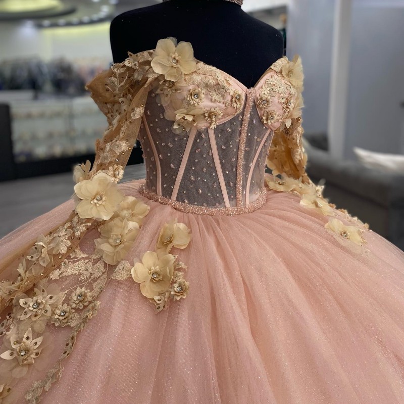 2024 Sweet 16 Pink Shiny Ball Gown Dress Quinceanera klänningar från axelkristallen 3dflower prom klänningar vestido de 15 anos