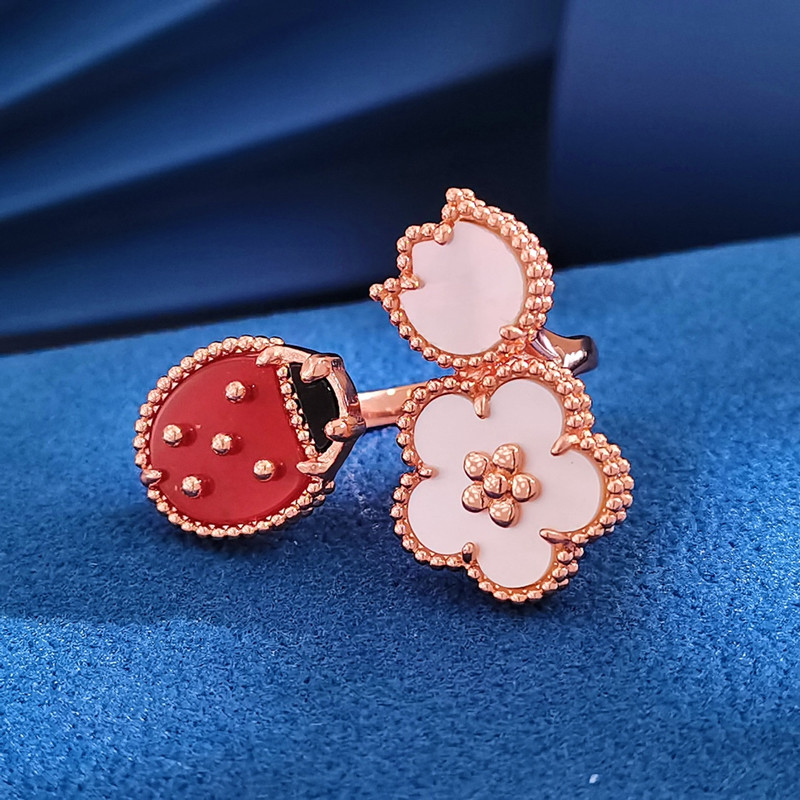 Nuovo anello di coccinella primaverile in oro rosa di vendita caldo regalo di festa di gioielli di marca di lusso di moda semplice da donna