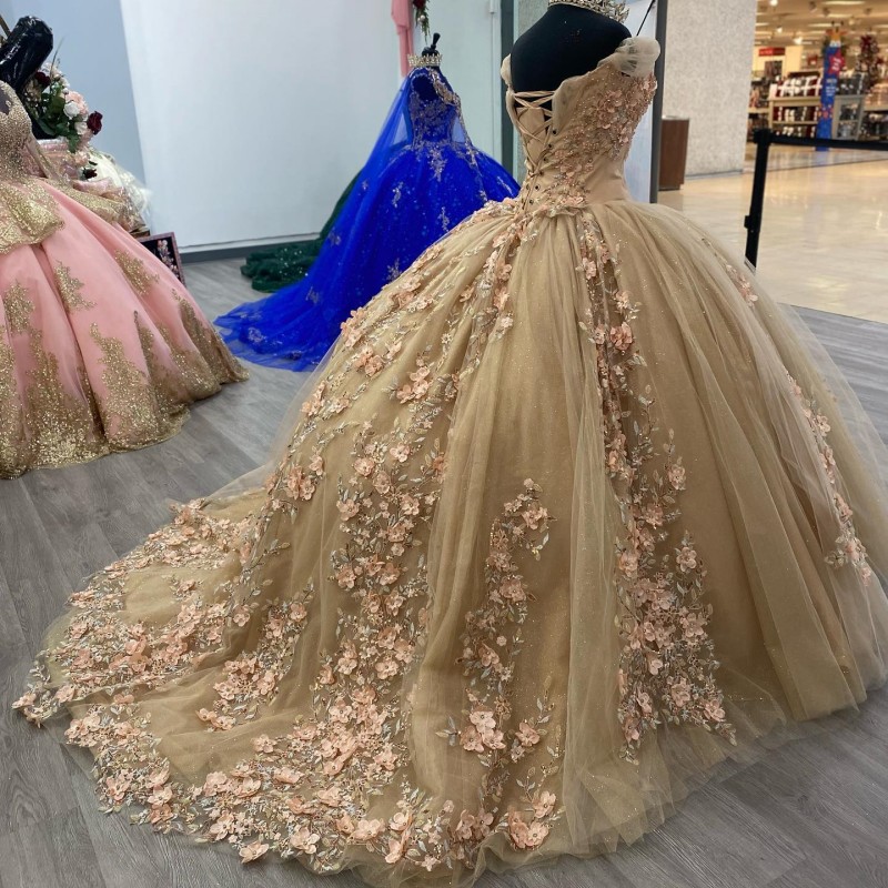 Champagne glänsande av axelpärlor Applique 3Dflower Quinceanera klänningar Bollklänning Tulle Pageant Prom Dresses Sweet 15 16