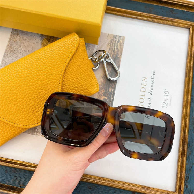 High quality fashionable luxury designer New Luo Yijia box street photo network red INS same sunglasses LW40080