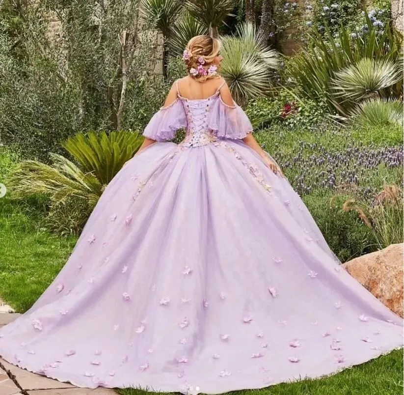2023 Lilac Quinceanera Dresses Off The Shoulder Medieval Prom Dress With 3D Flowers Lace Up Short Sleeve Sweet 15 Vestido De 15 Anos Robe Bal Medieval