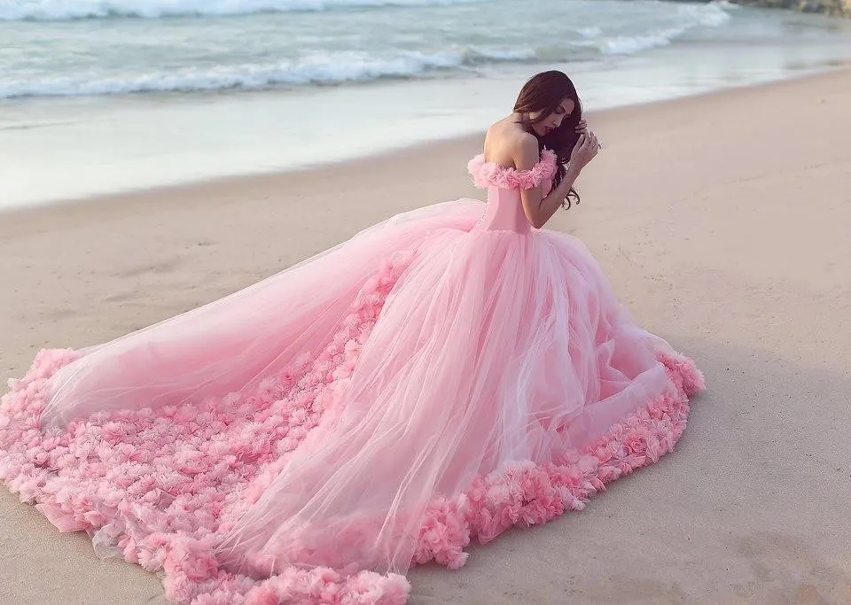 Roze Quinceanera Jurken Real Images Customer Show Baljurken Hand Made Flowers Off Shoulder Ruches Sweet 16 Dress Tulle Plus Size vestidos