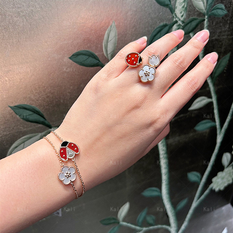 Nuovo anello di coccinella primaverile in oro rosa di vendita caldo regalo di festa di gioielli di marca di luso di moda semplice da donna